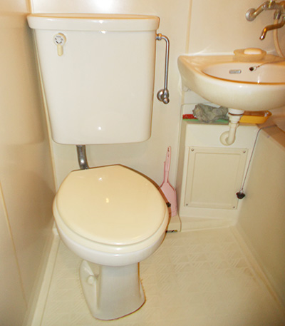 豊島区の3点式ユニットバス便器のみ交換 施工前